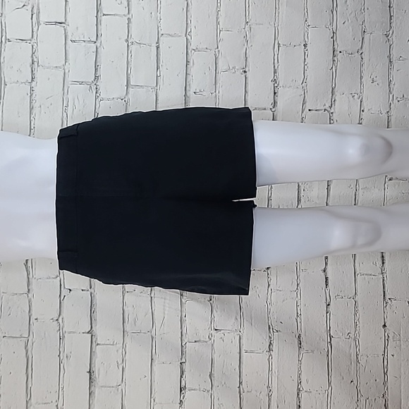 Banana Republic Preppy Flat Front High Rise Chino Short in Black - Picture 1 of 17